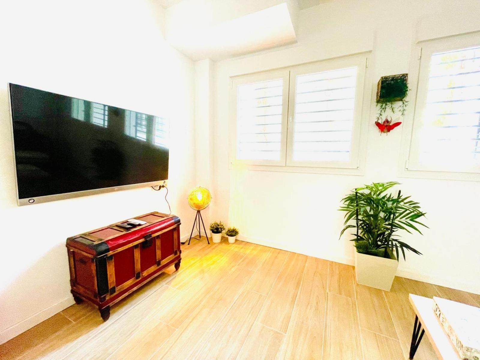 Completo Y En Appartamento Málaga
